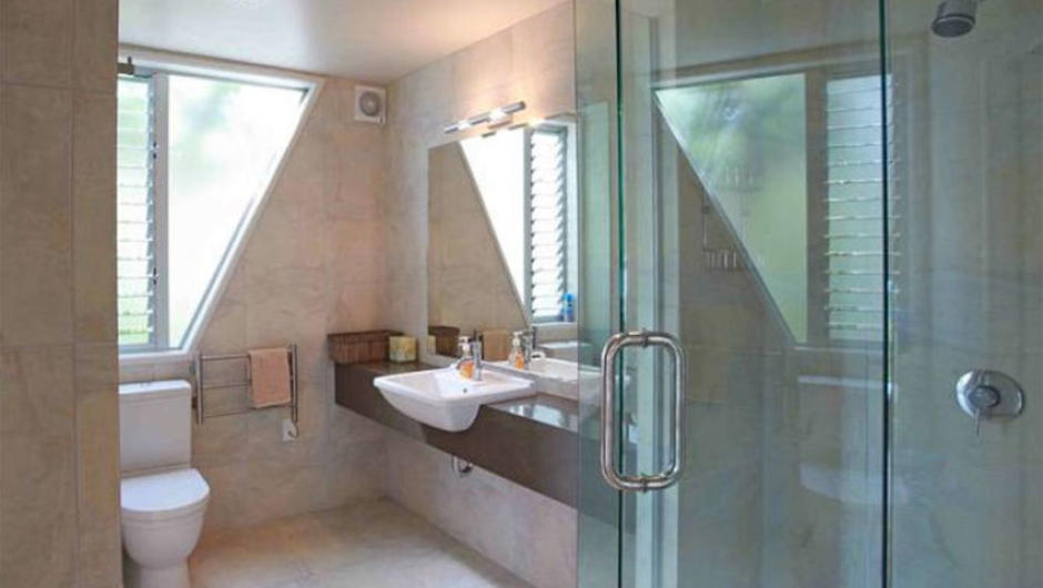 Luxuriously fitted bathroom