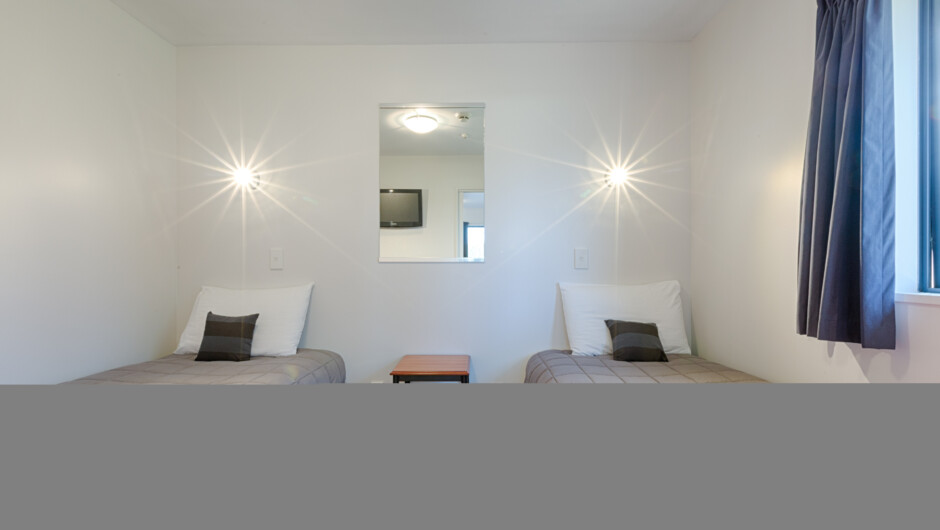 Bella Vista Motel Te Anau - Second bedroom in one and two bedroom unit