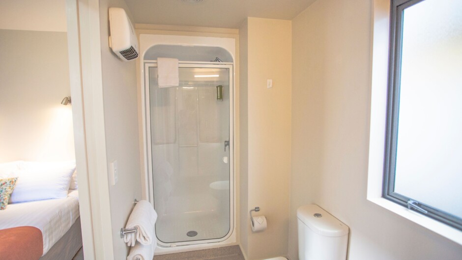 Studio En-suite Bathroom