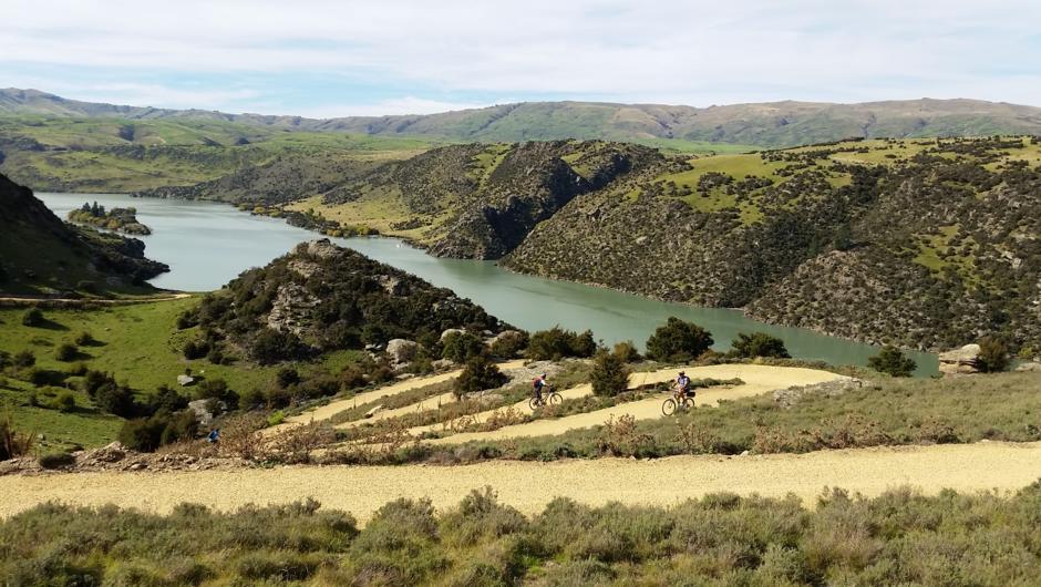 Roxburgh Gorge Trail overlooking the Clutha River