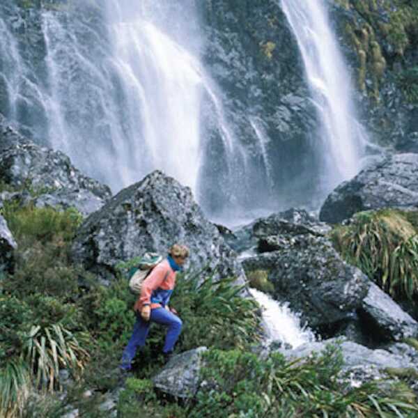 A day walk on the Routeburn Track gives a fresh taste of the essence of Fiordland National Park.
