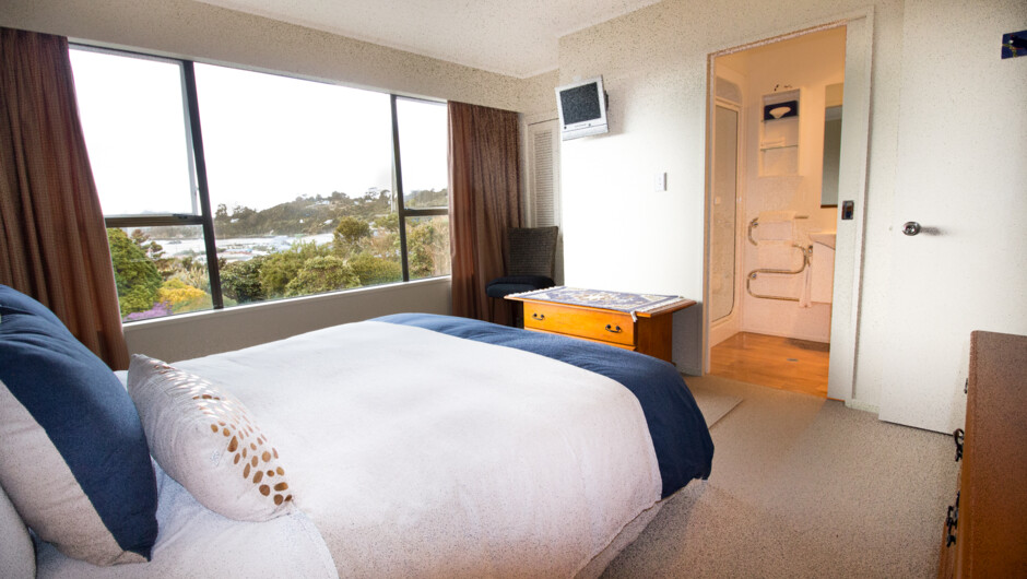 Tui Room (King ensuite)