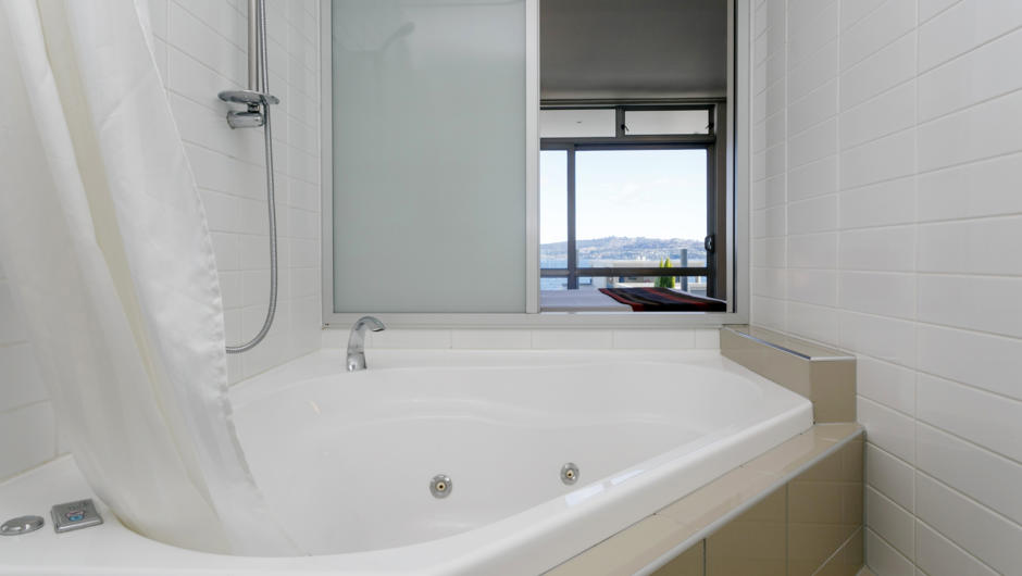 Luxury Studio Spa bath - bathe with a view