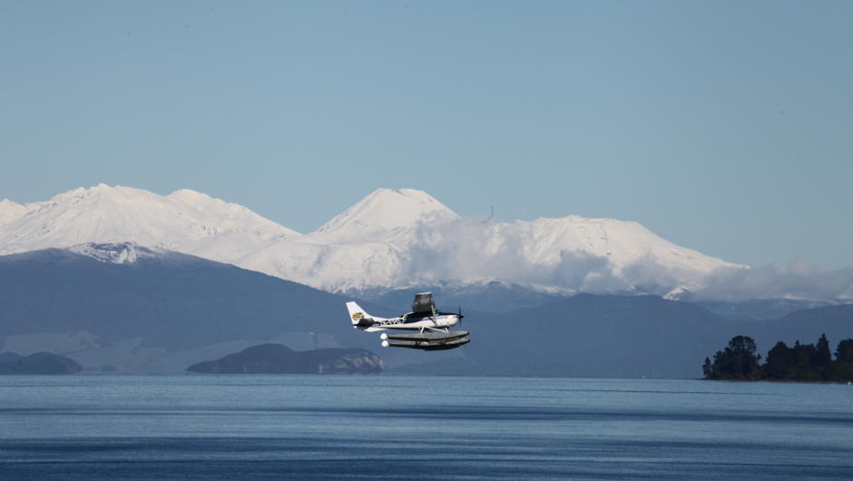 Floatplane above Taupo