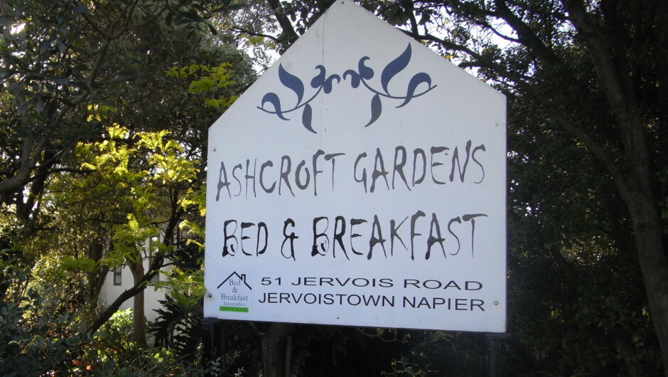 Ashcroft gardens' sign