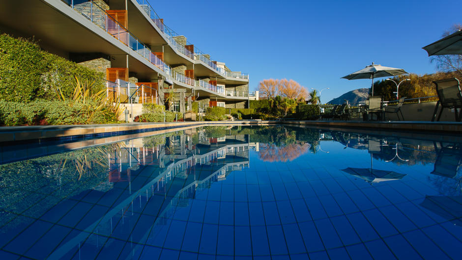 Lakeside Apartments Wanaka with pools and spas