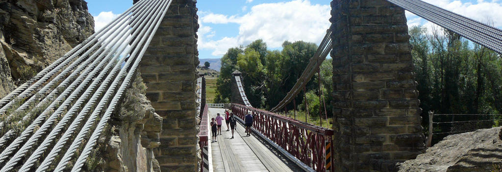 off trail sightseeing to Ophir bridge on the Otago Rail Trail