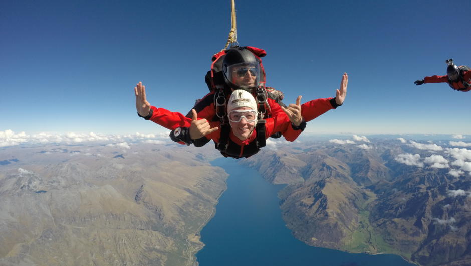 Freefalling for 60 seconds as you plummet toward the ground at 200 kph - terminal velocity!
