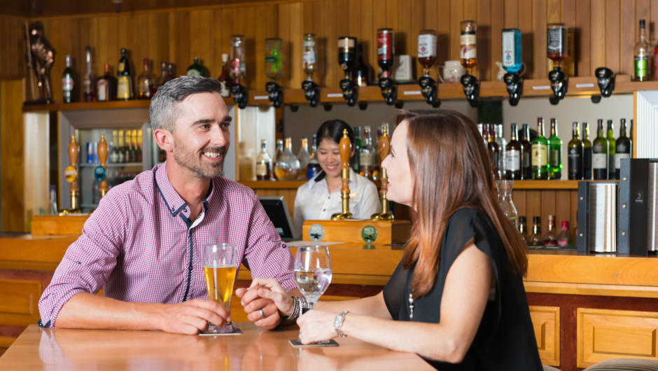 Distinction Whangarei Hotel Anchor Down Lounge Bar