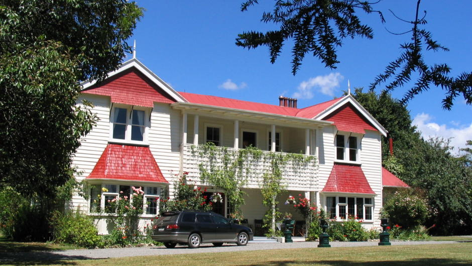 Llandaff Country Residence is a large historic 1880 homestead