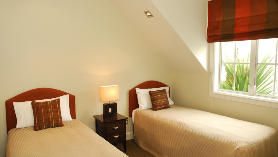 Twin Bedroom in Russell Cottages