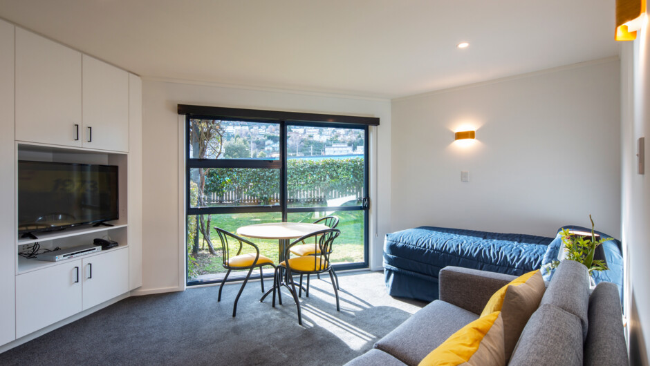 Bright, modern motel accommodation an easy 5 minutes walk from the centre of Queenstown.