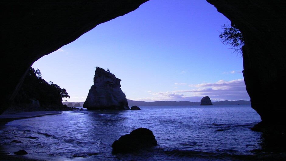 Dawn@Cathedral Cove, walking distance from Hahei Beach