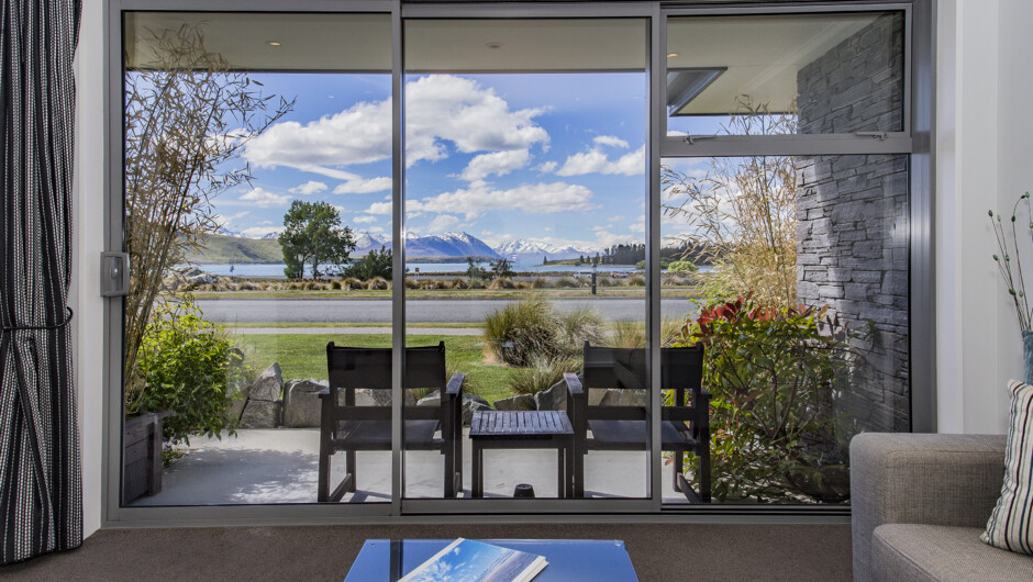 Each of our Lakeview Tekapo studios boasts uninterrupted lake and mountain views