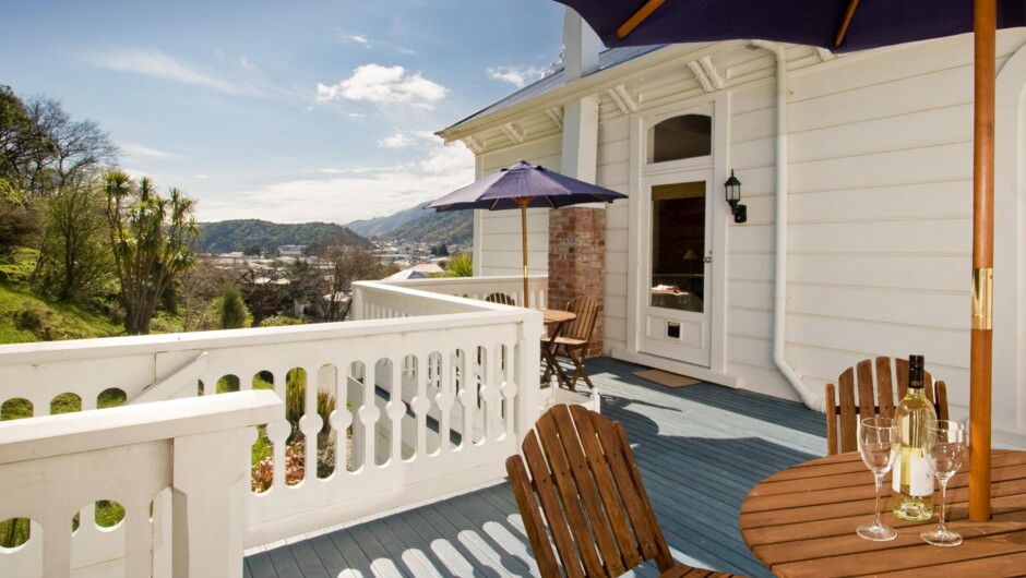 Relax on the balcony at Sennen House, Picton