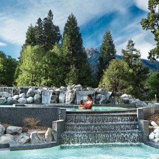 Five new cascade pools sit among river boulder terraces and native gardens. Linked by waterfall and with water cascading over the rocks, they are a peaceful place to relax and soak while enjoying the water sounds surrounding you.