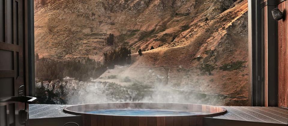 A unique feature of Onsen Hot Pools are the retractable picture windows: Convert your pool room from indoor to outdoor and back again at the touch of a button.