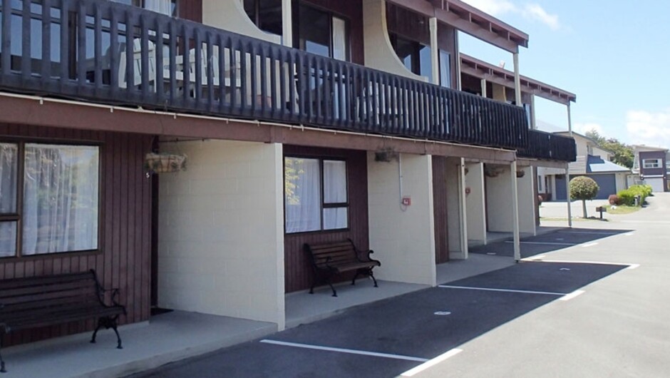 Motel front view of units