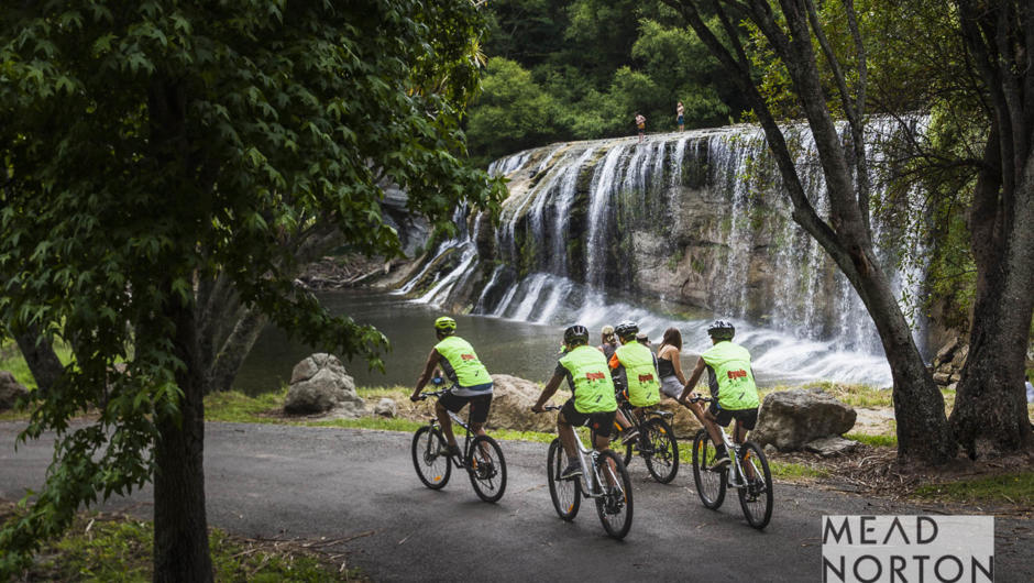 Cycling into Rere Falls