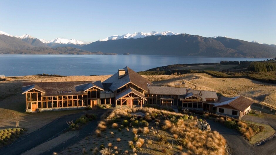 Fiordland Lodge and Lake Te Anau