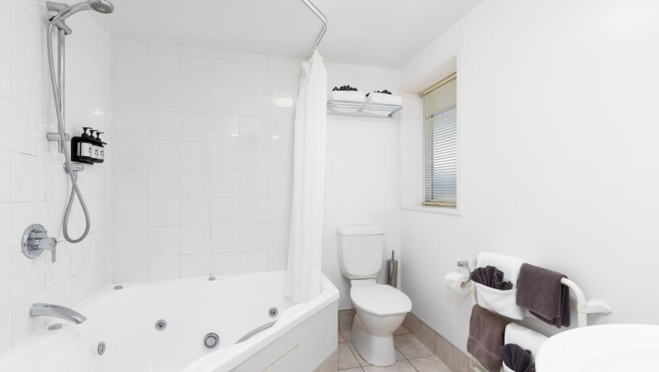 One Bedroom Spa/Family Apartment bathroom