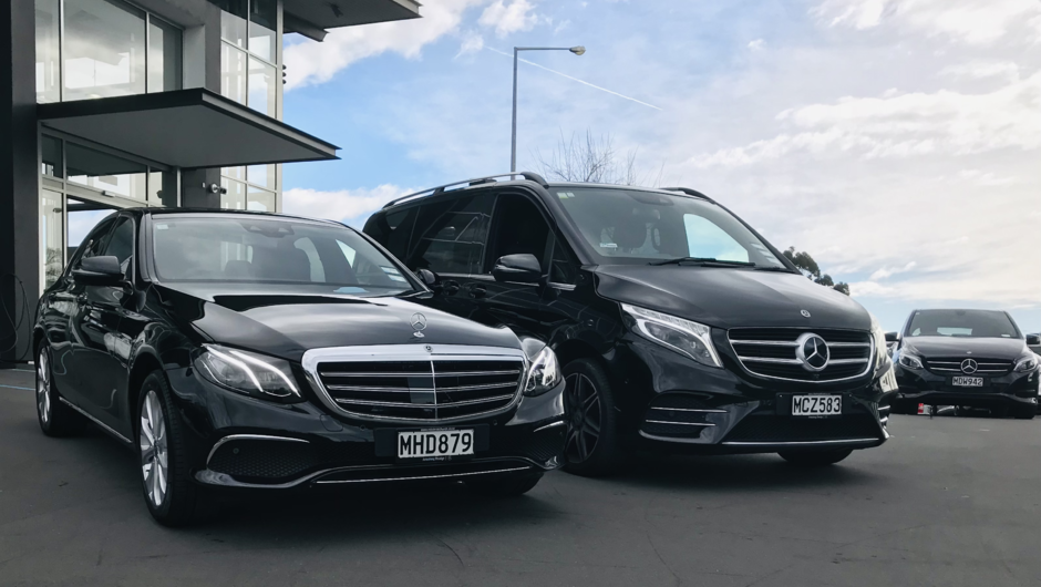 PrimeTravel provides airport transfers and hourly/daily executive car service with luxury Mercedes/Range Rover vehicles and chauffeurs. We are dedicated to providing quality ground transportation for business and leisure travellers.