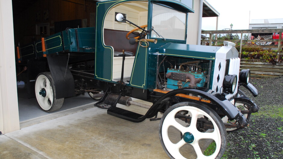 1917 Clydesdale tiptruck - used by Auckland City Council in bygone days