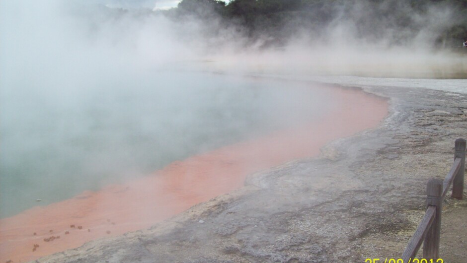 Champagne Lake, Waiotapu