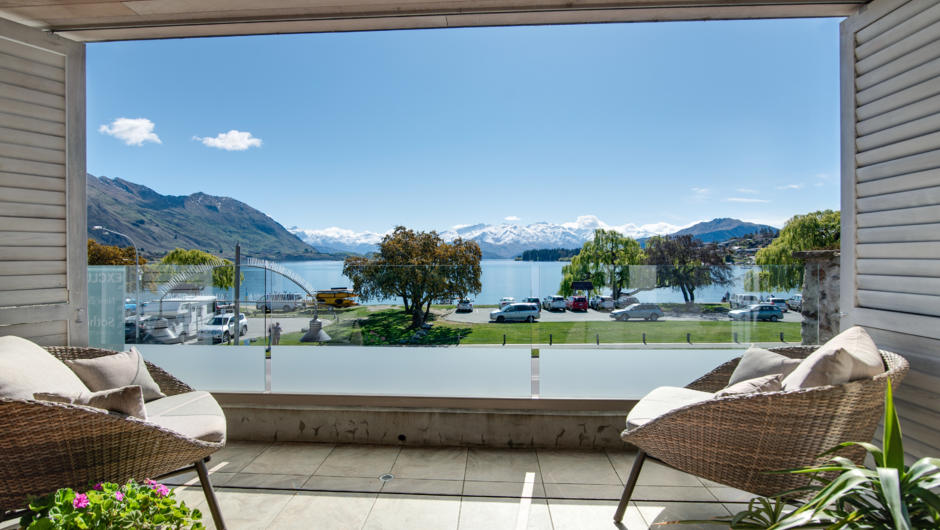 Release Wanaka- Apartment on Ardmore. Soak up the water front views on the balcony.