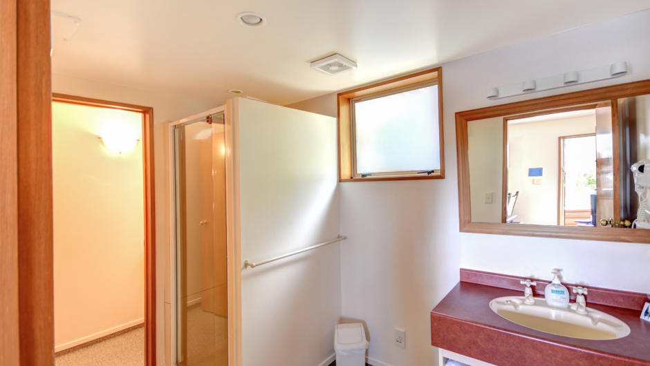 Bathroom - Two Bedroom Standard