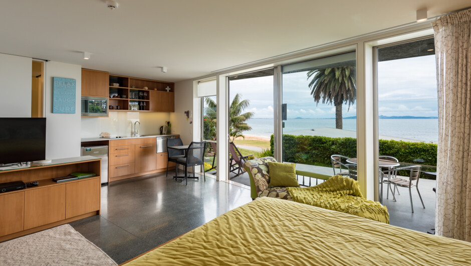 The Sunshine Suite, honeymoon accommodation at Cable Bay near Coopers Beach