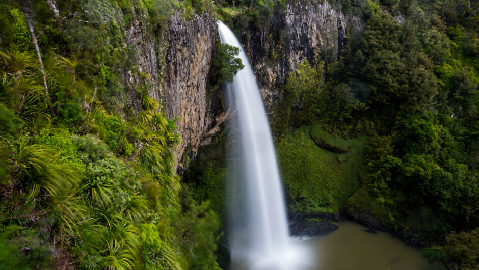 The spectacular Bridal Veil Falls is an accessible bush trail with viewing platforms on various levels, go all the way down the stairs for this Instagram moment.