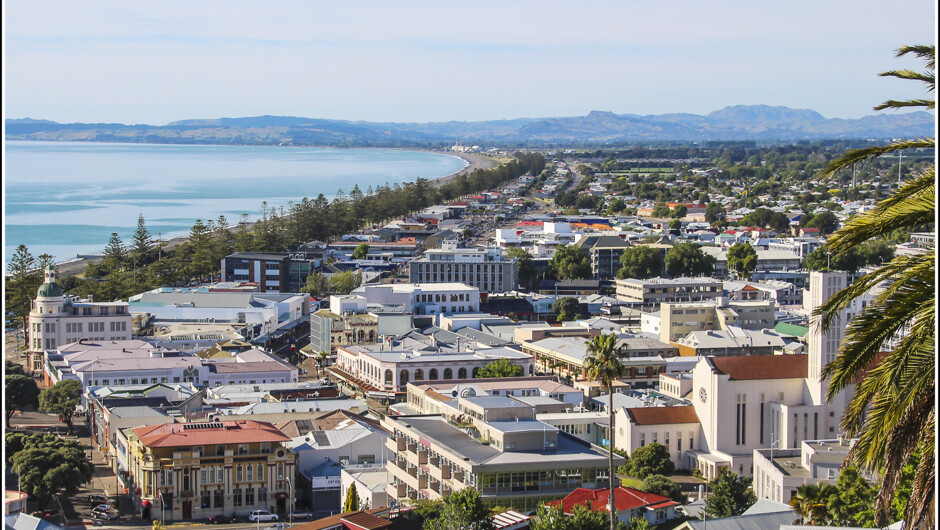 This tour will take you high above Napier to take in the fantastic views from the preferred location with Hawkes Bay Scenic Tours.