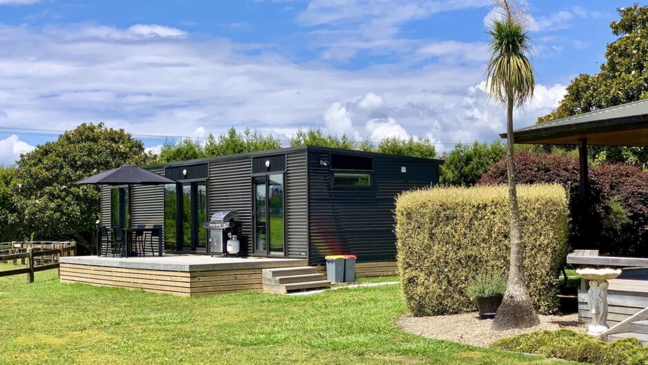 Kiwi Cabin - a modern 2 bedroom tiny home