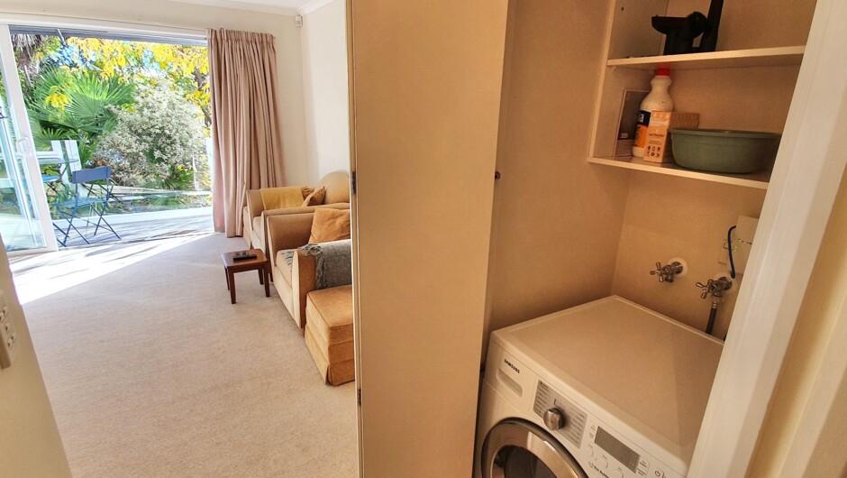 Laundry with washer-dryer