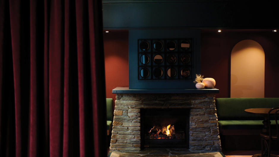 Lounge Fire - By Naumi Hotels