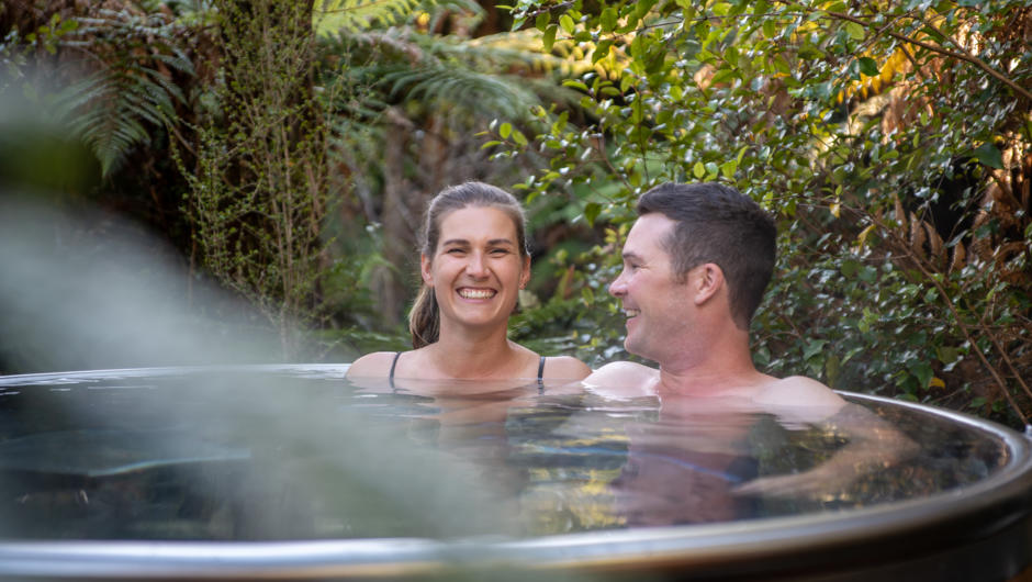 A gift for the senses, our experience lets you relax and unwind in private tubs, nestled in a lush rainforest setting.
