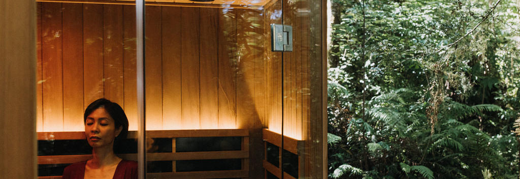 Maruia River Retreat&#039;s infrared chroma-therapy sauna