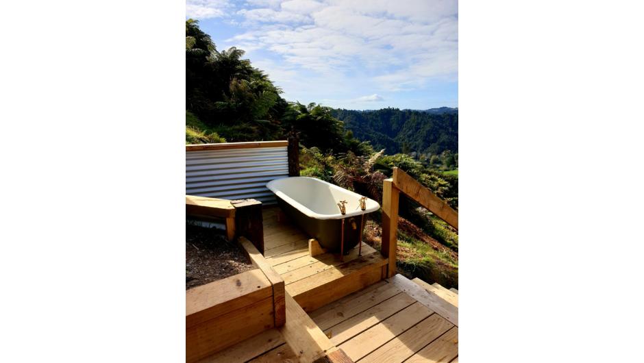 Rew Hut outdoor bath