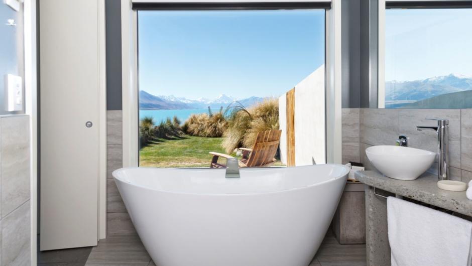 Bath tub with lake view