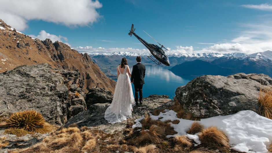 Wedding guests taking off from The Ledge, Queenstown