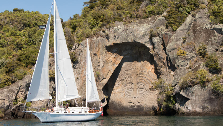 Maori Rock Carving Cruise, Lake Taupo