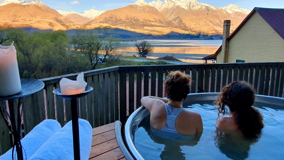 Kinloch Wilderness Retreat hot tub