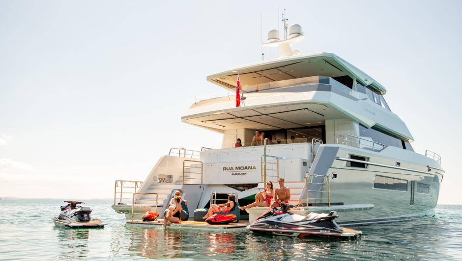 Luxury Super catamaran Rua Moana