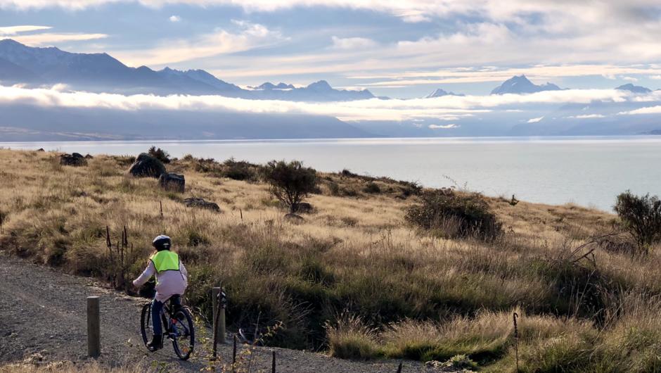 A2O Day-tripper Lake Pukaki, Cycle Trips For Small Groups