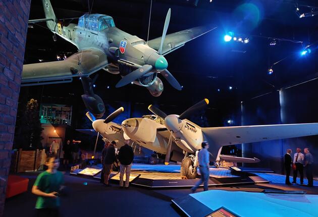 One of the world’s largest private collections of Great War aircraft and artifacts in dramatic displays created by Wingnut Films, with mannequins by Wētā Workshop. A second exhibition opened in 2016 & features stories and aircraft from World War II.
