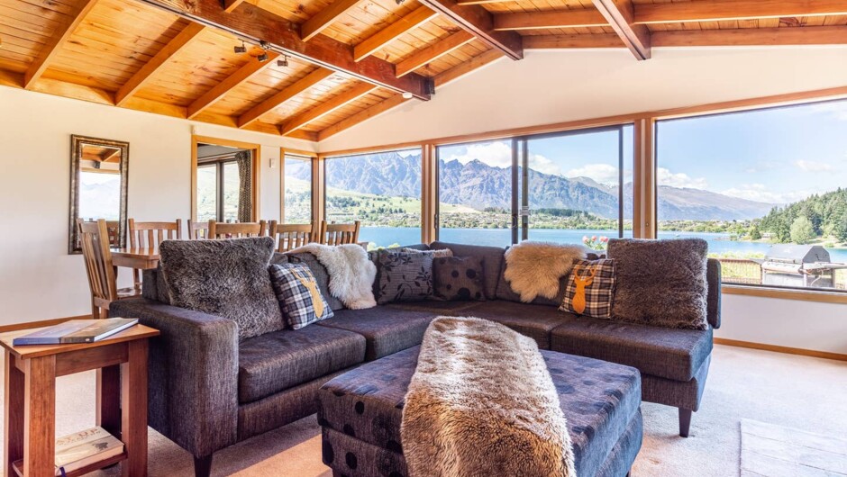 Beautiful alpine character home with open log fireplace
