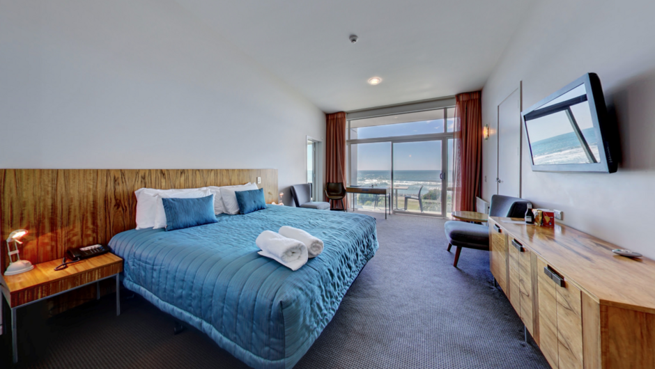 Beachfront Hotel - Oceanview 2 Bedroom