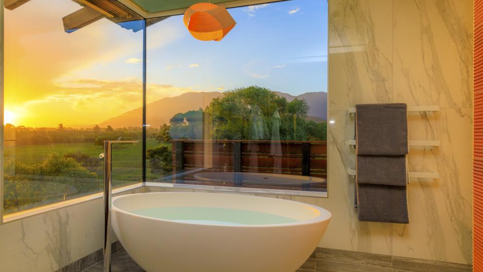 Bath with a view - Olive House