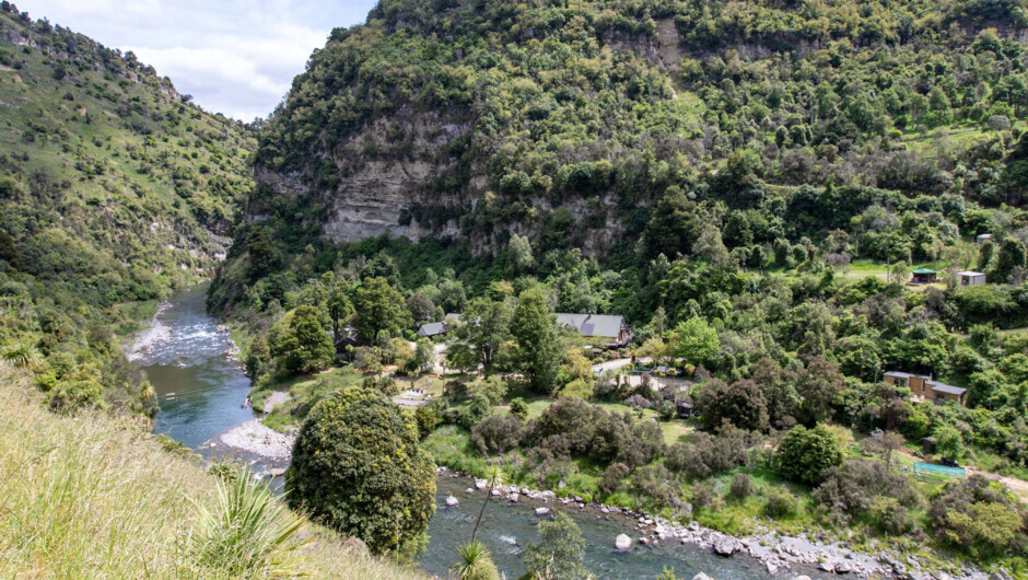 River Valley Lodge is set against a beautiful natural backdrop, and nestled right alongside the Rangitikei River.
